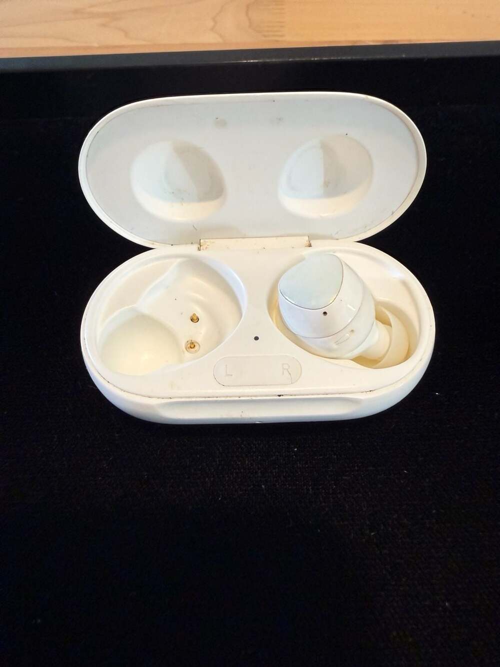 Samsung Galaxy Buds+ SM-R175 Wireless Earbuds w/ Charging Case